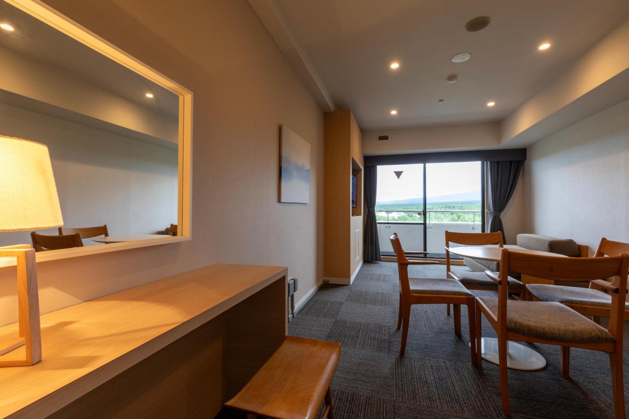 פוג'יקאוואגוצ'יקו Hotel Regina Kawaguchiko מראה חיצוני תמונה